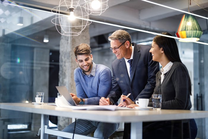 3 partenaires potentiels étudiant les solutions de Notarius